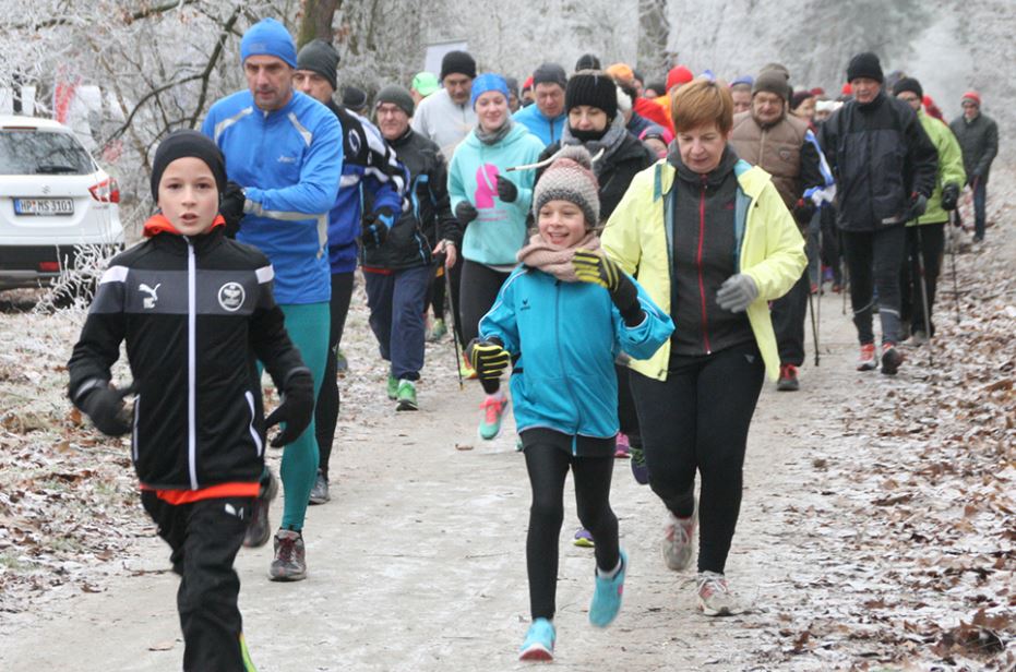 2016 42 Silvesterlauf Start2